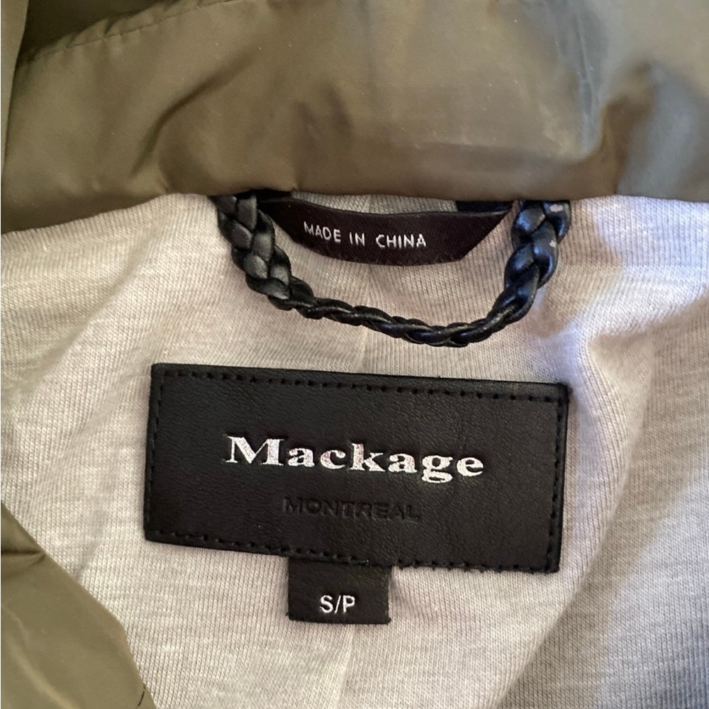 Mackage Women’s Hailie waterproof jacket size small - Picture 6 of 12